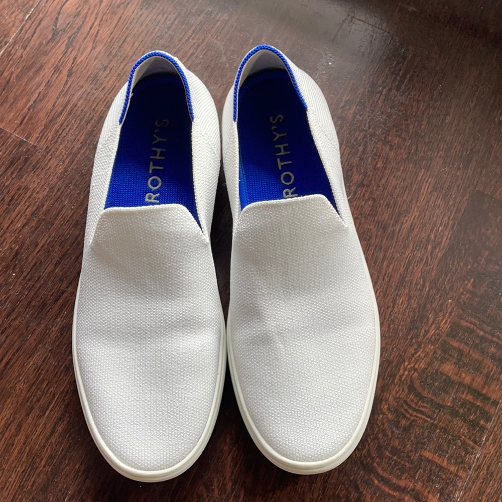 White rothy’s slip inside! Great condition! Sz 7.5